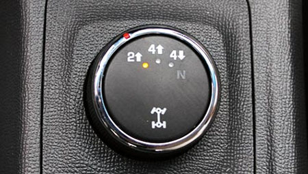 Chuyển đổi giữa chế độ 4WD và 2WD chỉ trong tích tắc Chuyển đổi giữa chế độ 4WD và 2WD chỉ trong tích tắc