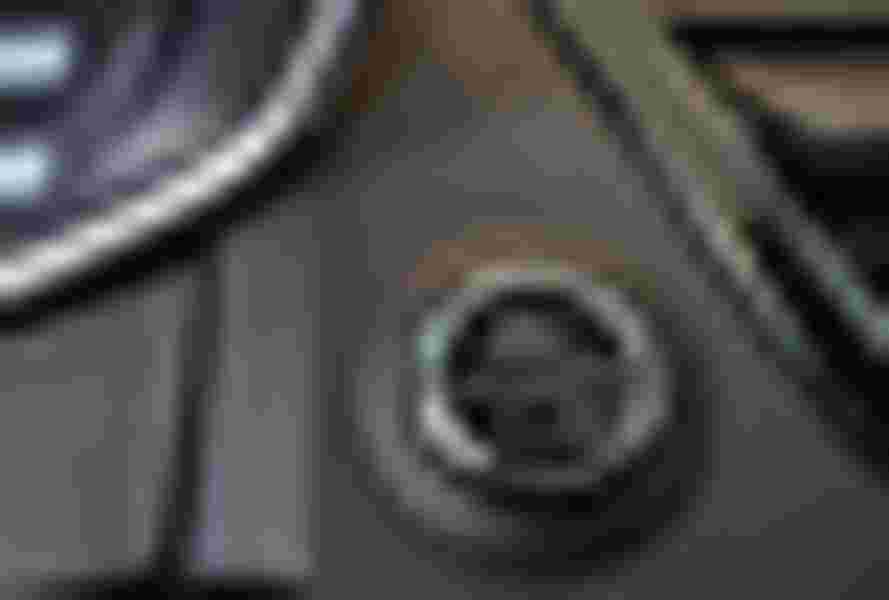 Nút khởi động start/stop Engine