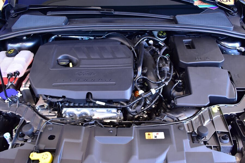 Trang bị động cơ Ecoboost 1.5L GTDi mạnh mẽ Trang bị động cơ Ecoboost 1.5L GTDi mạnh mẽ