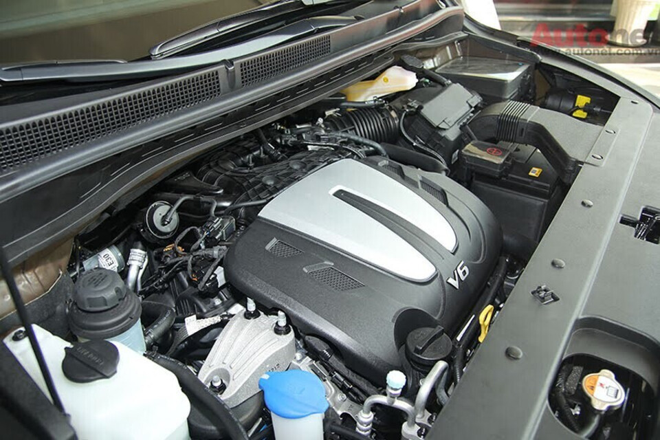 Động cơ xăng Lambda 3.3L mạnh mẽ Động cơ xăng Lambda 3.3L mạnh mẽ