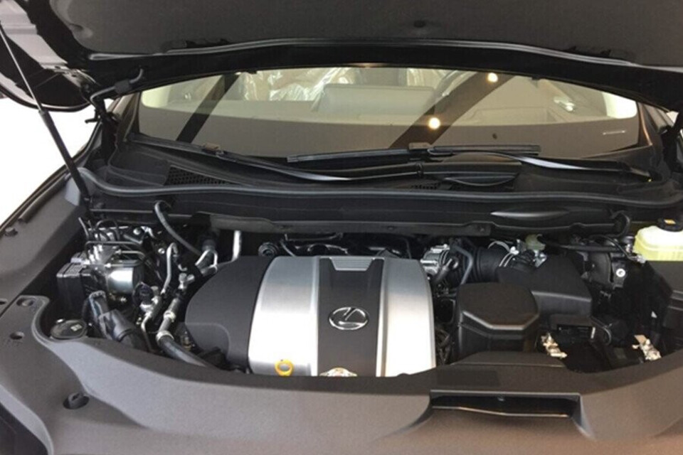 Động cơ 2.0L vận hành mạnh mẽ Động cơ 2.0L vận hành mạnh mẽ