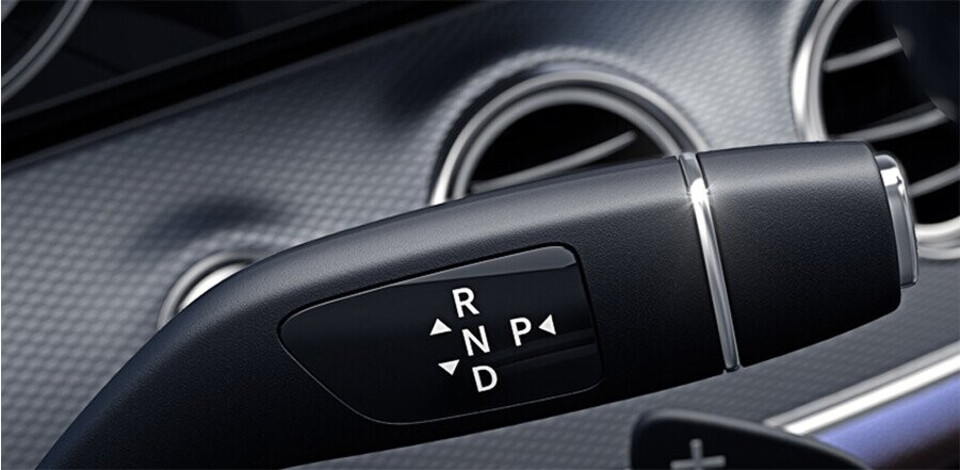 van-hanh-mercedes-benz-e200-03.jpg