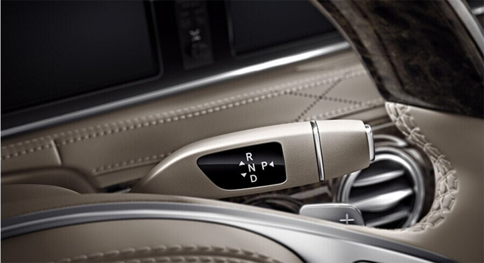 van-hanh-mercedes-benz-s500-couple-01.jpg van-hanh-mercedes-benz-s500-couple-01.jpg