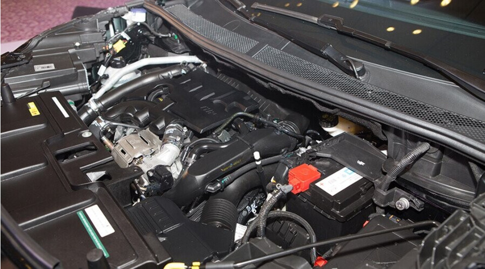 Động cơ Peugeot 5008 vận hành mạnh mẽ