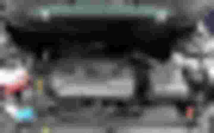 Xe được trang bị động cơ xăng, 4 xy lanh thẳng hàng DOHC