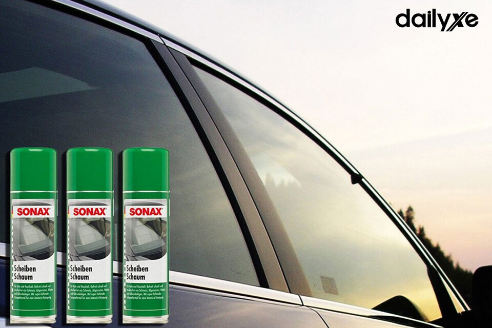 Sử dụng nước dung dịch Sonax vệ sinh kính ô tô