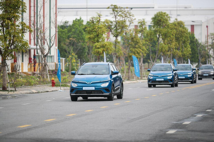 VinFast bán được tổng cộng 35.723 xe ô tô trong năm 2021, tăng mạnh so với năm 2020 vinfast ban duoc tong cong 35.723 xe o to trong nam 2021, tang manh so voi nam 2020