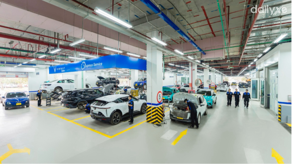 Khu vực sửa chữa tại xưởng dịch vụ