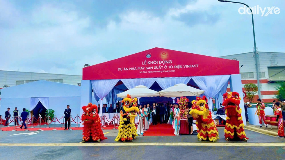 Nhà máy sản xuất ô tô điện của VinFast tại Hà Tĩnh góp phần thúc đẩy kinh tế phát triển, tạo ra nhiều cơ hội việc làm