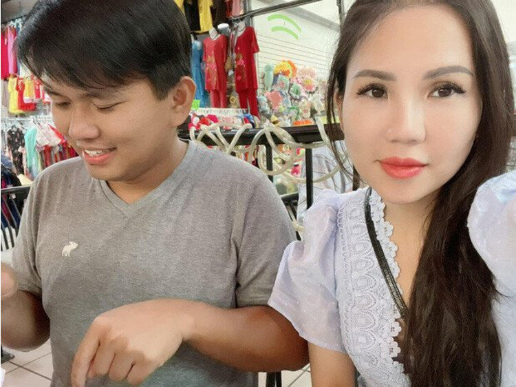 Vợ vua tự hào vì có 1 con trai 