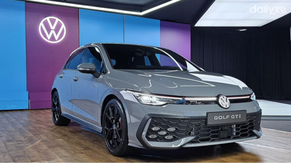 Volkswagen Golf sở hữu giá xe cạnh tranh