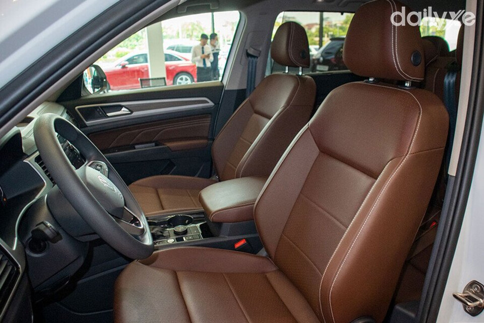 Khoang lái Teramont thiết kế tối giản và trực quan