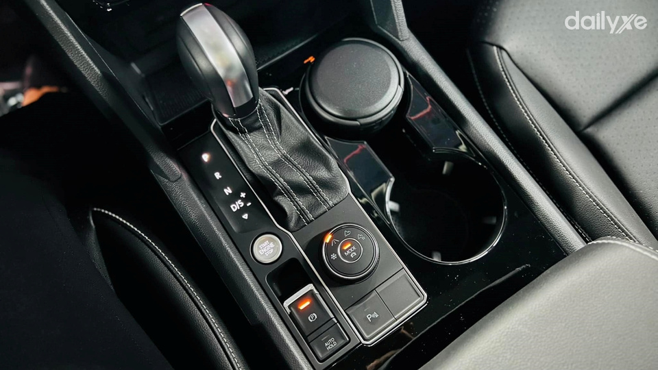 Hộp số tự động 8 cấp vận hành mượt mà