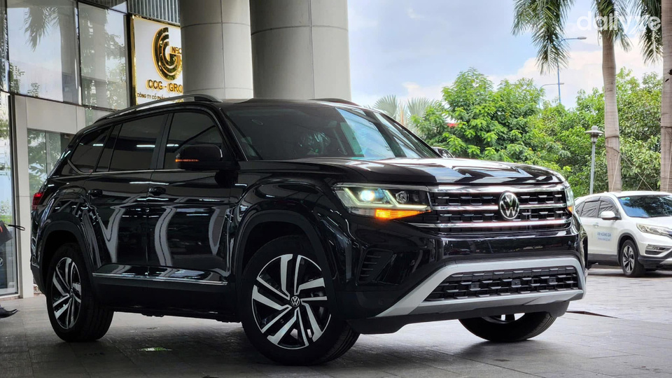Teramont Limited Black Edition có giá bán cạnh tranh