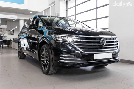 Volkswagen Viloran Luxury (Máy xăng)
