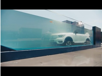 Volvo XC40 thuần điện vẫn hoạt động tốt dù bị ngâm trong nước sâu 1,7m