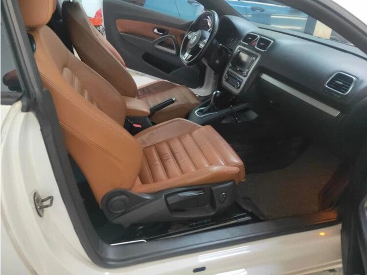 Ngay khi được đưa đi bảo dưỡng, chủ nhân của chiếc Volkswagen Scirocco đã bán cho Volkswagen Scirocco