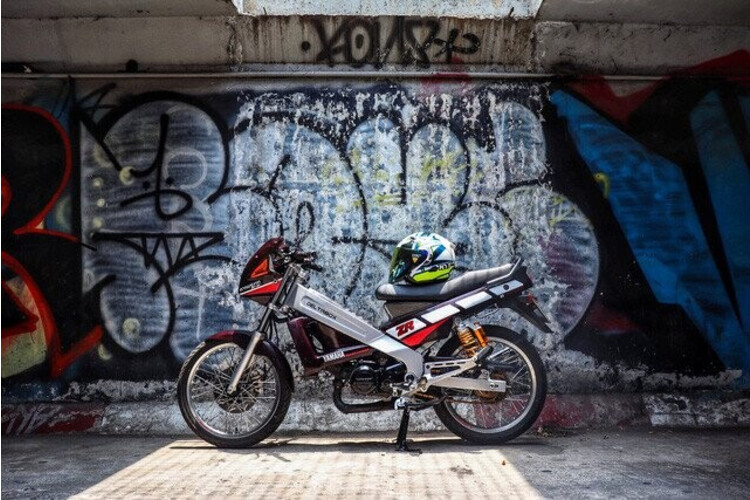 xe-2-thi-yamaha-zr120-hang-hiem-tai-viet-nam-huyen-thoai-mot-thoi-co-gia-ban-150-trieu-dong