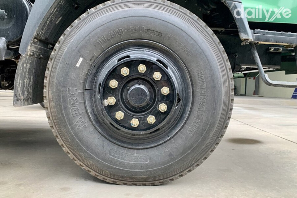 Lốp xe lớn có độ bền cao