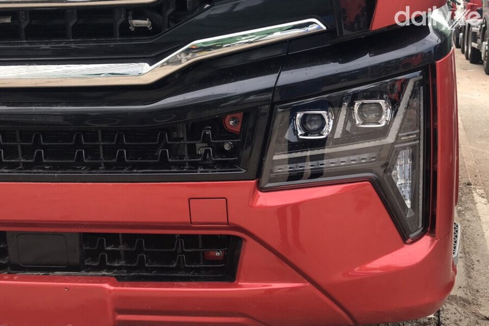 Đèn chiếu sáng thiết kế thống nhất với logo