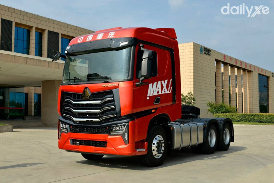 Dòng xe đầu kéo Howo thế hệ mới được nhập khẩu chính hãng từ Trung Quốc