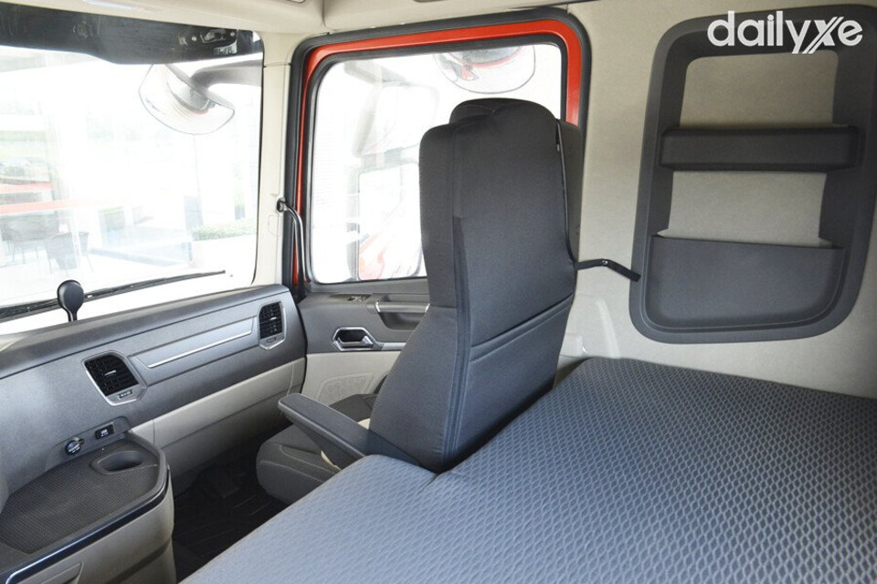 Ghế ngồi êm ái và trang bị giường nằm 2 tầng thoải mái