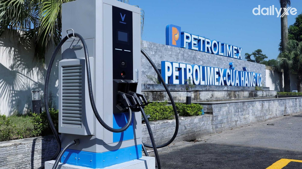 Triển khai mạng lưới trạm sạc khắp cả nước cần thiết