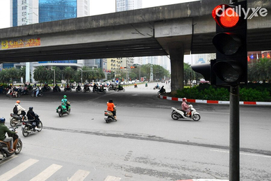 Xe máy vượt đèn đỏ, đèn vàng bị phạt bao nhiêu tiền? Xe máy vượt đèn đỏ, đèn vàng bị phạt bao nhiêu tiền?