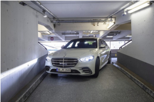 Xe Mercedes-Benz sẽ được trang bị công nghệ đỗ xe hoàn toàn tự động