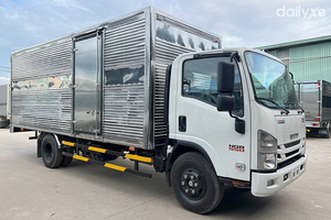 Xe Tải Isuzu NQR75LE4 5 Tấn Thùng Kín Gắn Bửng Nâng Xe Tải Isuzu NQR75LE4 5 Tấn Thùng Kín Gắn Bửng Nâng