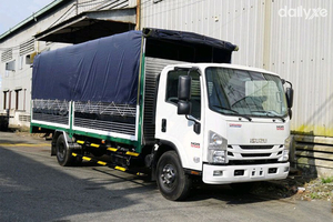 Xe Tải Isuzu NQR75ME4 5.5 Tấn Thùng Mui Bạt Bửng Nâng Xe Tải Isuzu NQR75ME4 5.5 Tấn Thùng Mui Bạt Bửng Nâng