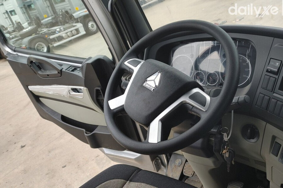 Vô lăng 4 chấu mang phong cách hiện đại