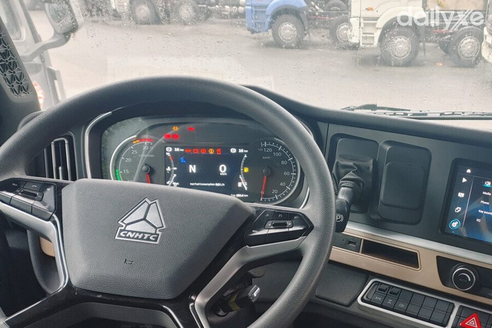 Đồng hồ kỹ thuật số hiển thị sắc nét