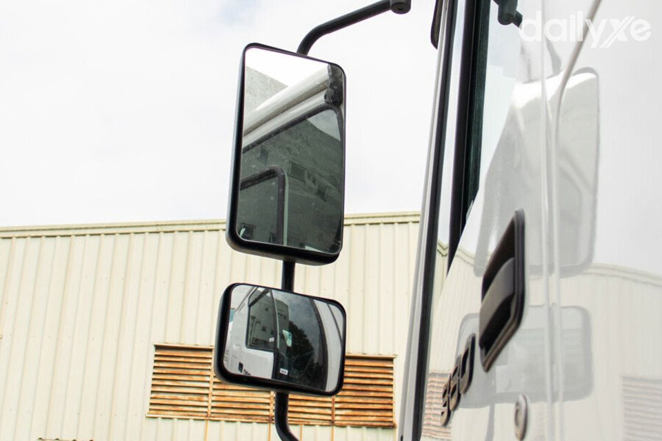 Gương chiếu hậu bản lớn