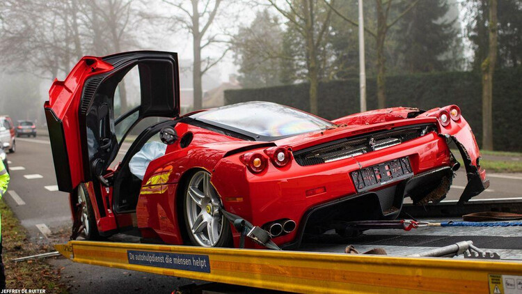 Xót xa hình ảnh chiếc Enzo Ferrari hơn 70 tỷ đồng nát bươm sau tai nạn xot xa hinh anh chiec enzo ferrari hon 70 ty dong nat buom sau tai nan