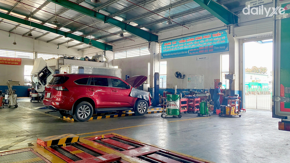 Xưởng dịch vụ tại Isuzu Bình Tân