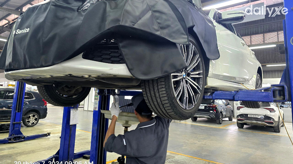 Xưởng dịch vụ của showroom BMW Long Biên