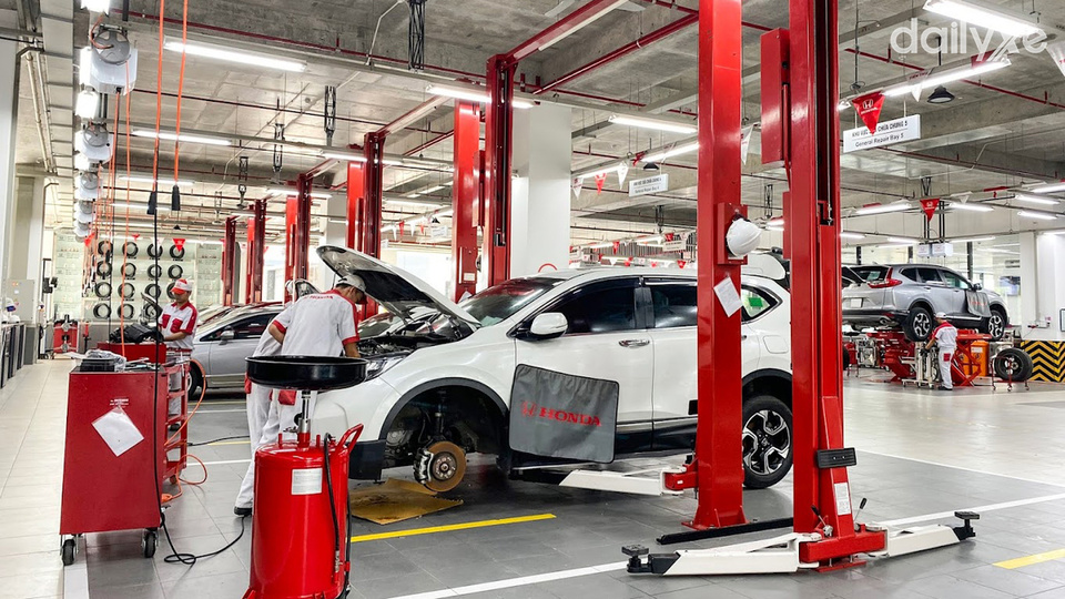 Xưởng dịch vụ của showroom Honda Ôtô Cẩm Lệ