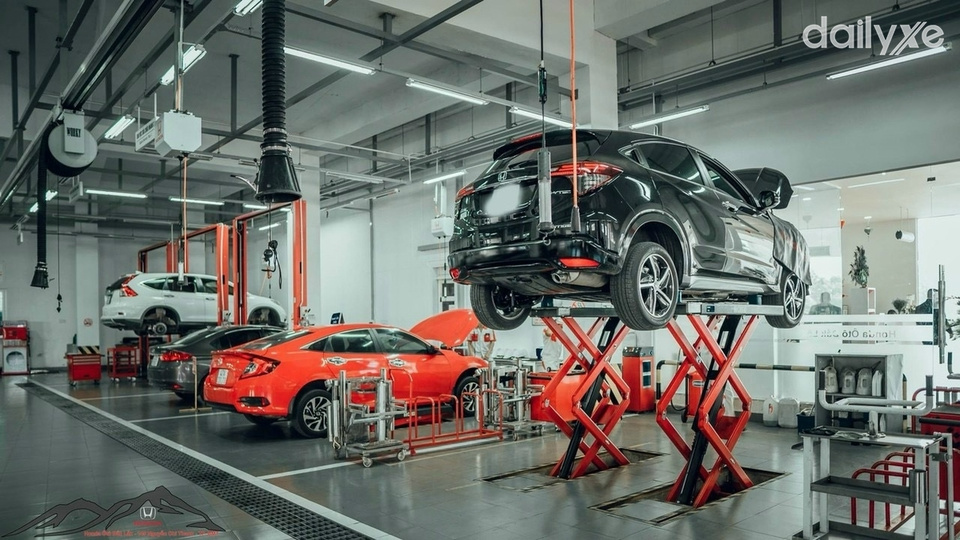 Khu vực xưởng dịch vụ tại showroom Honda Ôtô Đắk Lắk