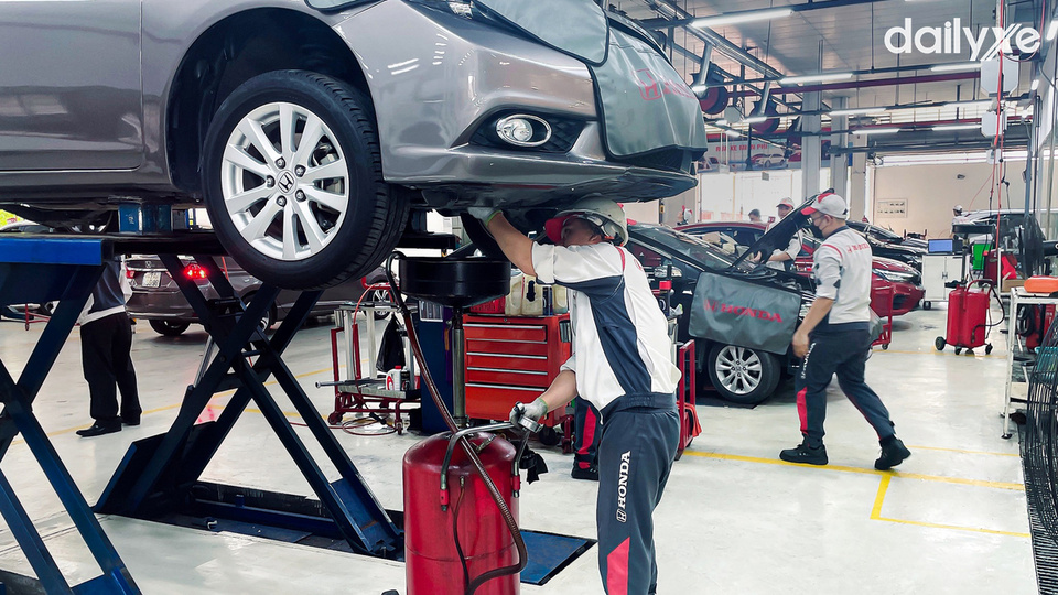 Xưởng dịch vụ tại Honda Ôtô Bình Tân