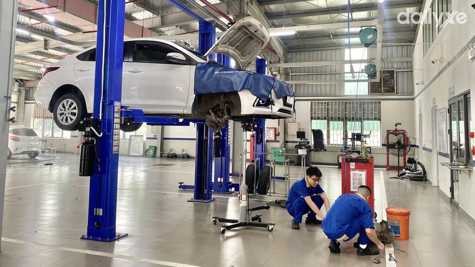 Xưởng dịch vụ trang bị hiện đại