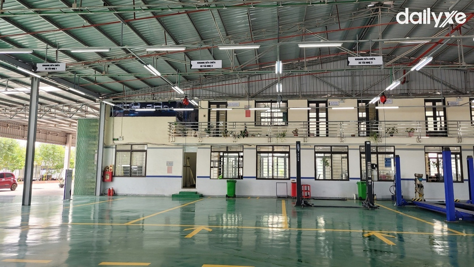 Khu vực sửa chữa và bảo dưỡng xe