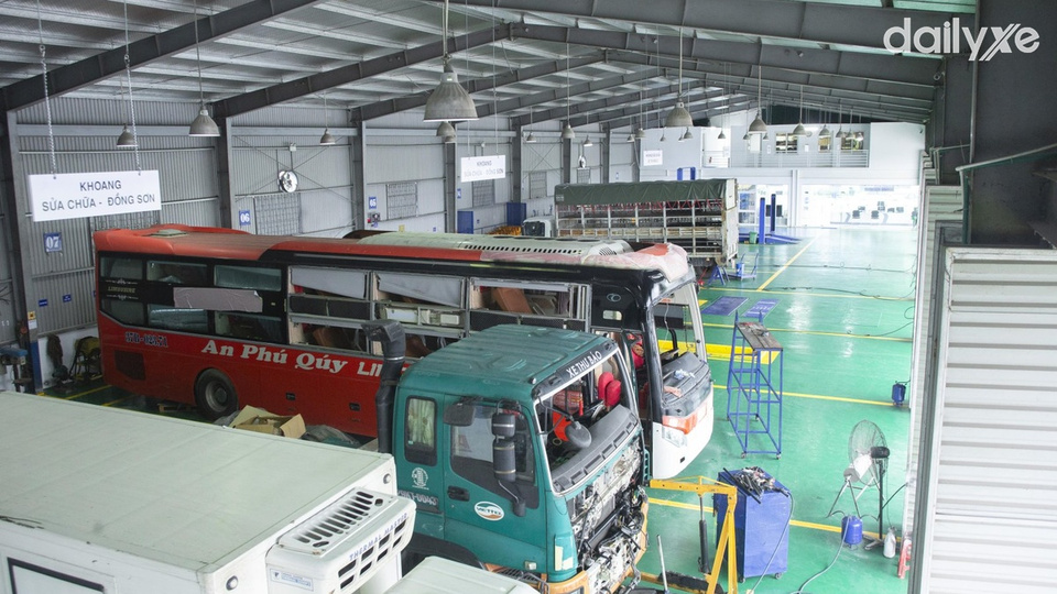 Khu vực sửa chữa và bảo dưỡng xe hiện đại