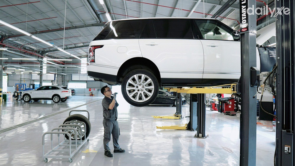 Xưởng dịch vụ của đại lý Land Rover Royal Automotive Hà Nội