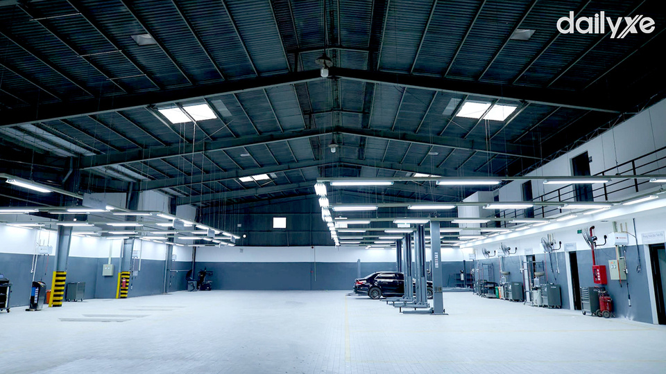 Xưởng dịch vụ hiện đại của Mercedes Miền Tây