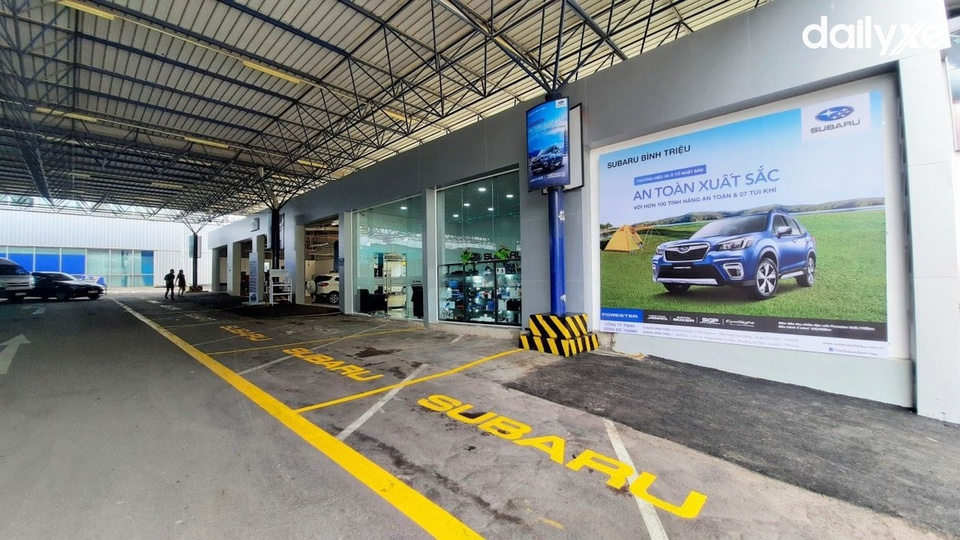 Xưởng dịch vụ rộng lớn