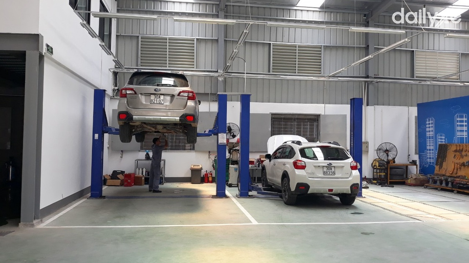 Khu vực xưởng dịch vụ Subaru Hà Nội được trang bị đầy đủ máy móc thiết bị hiện đại