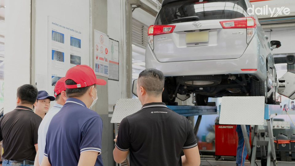 Xưởng dịch vụ của showroom Toyota Tân Phú