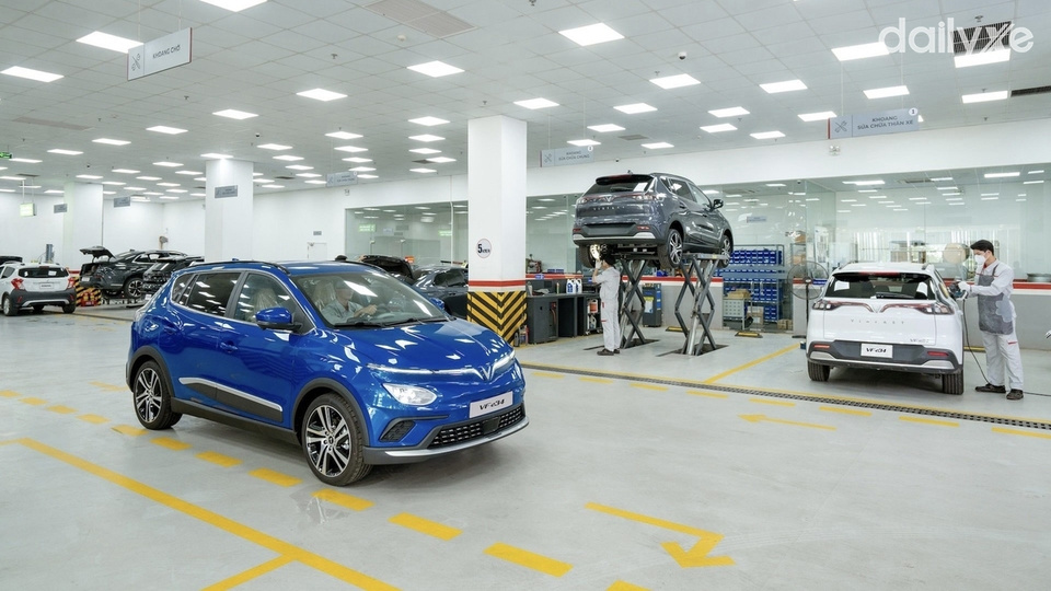 Xưởng dịch vụ có đầy đủ trang thiết bị hiện đại đạt tiêu chuẩn của VinFast